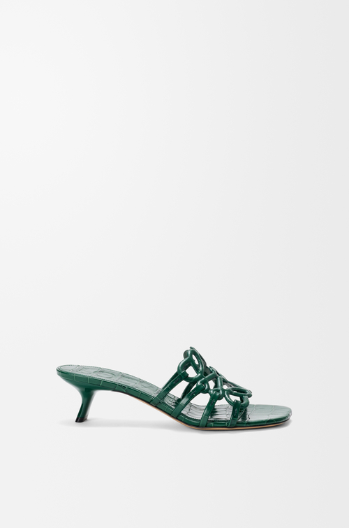 LOEWE Sandalia Petal Anagram en piel de ternera con grabado de cocodrilo Verde Esmeralda
