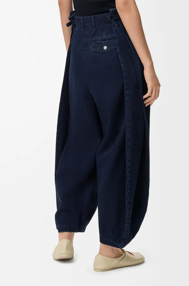 LOEWE Drapierte Jeans aus Denim Dark Indigo