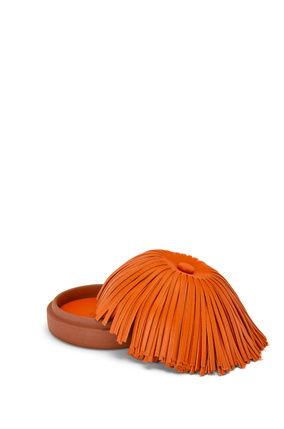 LOEWE Pequeña caja en forma de borla de cerámica y piel de ternera Naranja plp_rd
