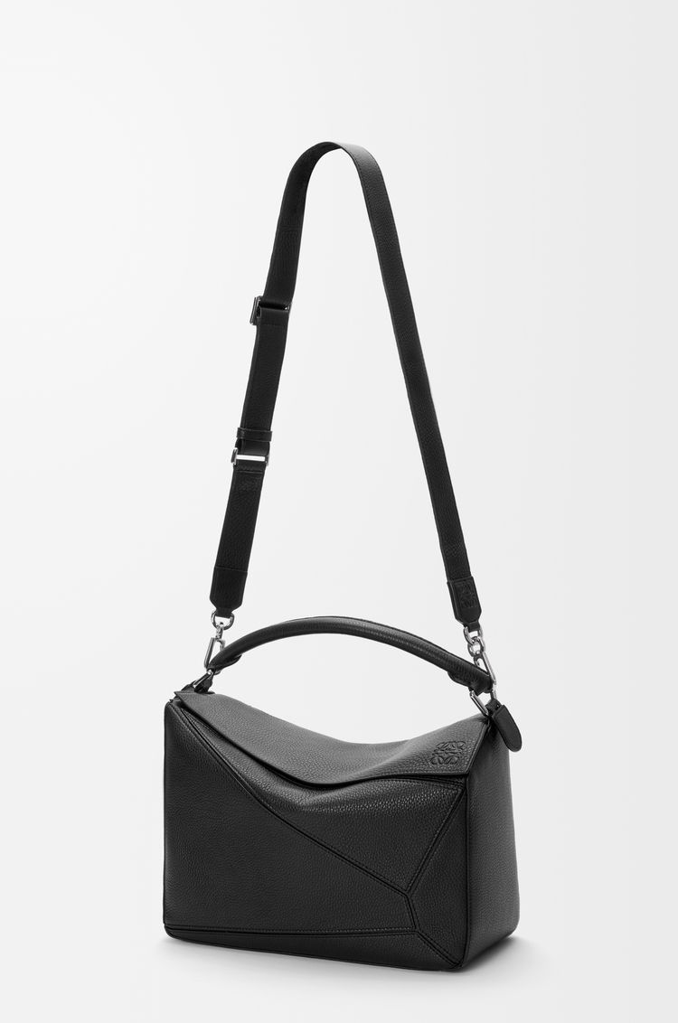 LOEWE Bolso Puzzle grande en piel de ternera graneada flexible Negro