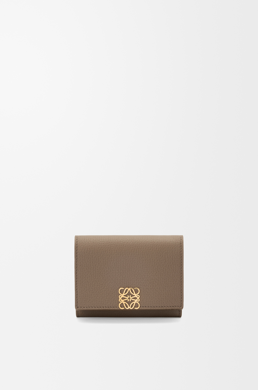 Anagram trifold wallet in pebble grained calfskin