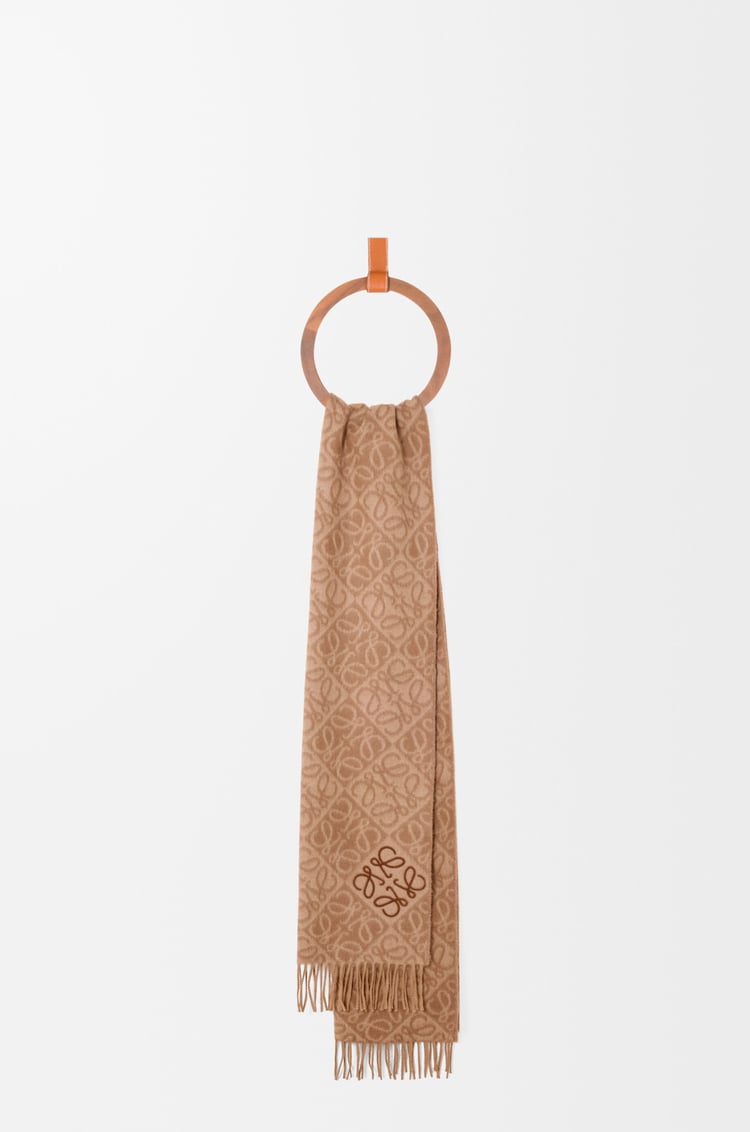 LOEWE アナグラム スカーフ（ウール&カシミヤ） モカ