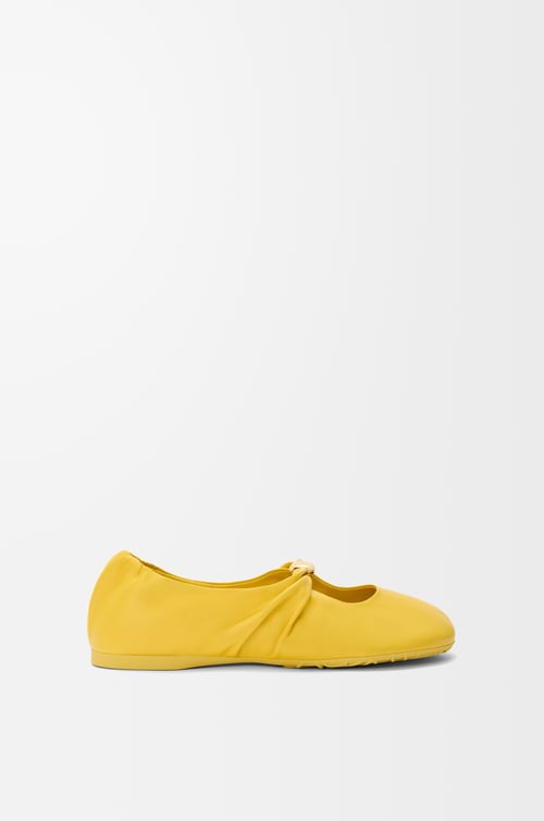 LOEWE Pebble Soft ballerina in nappa lambskin 蒲公英色