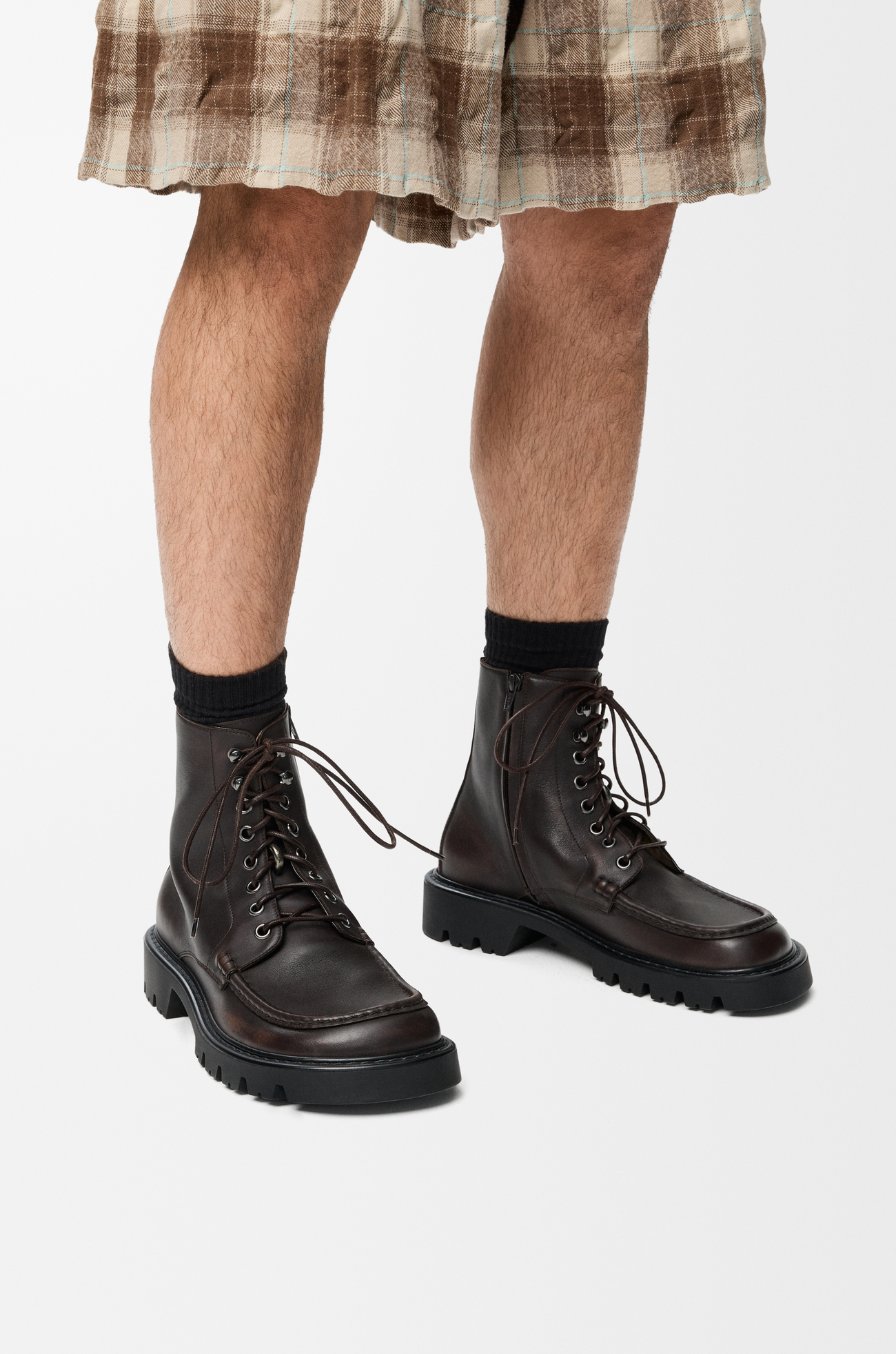 LOEWE Bota militar Sierra en piel de ternera Marrón Oscuro