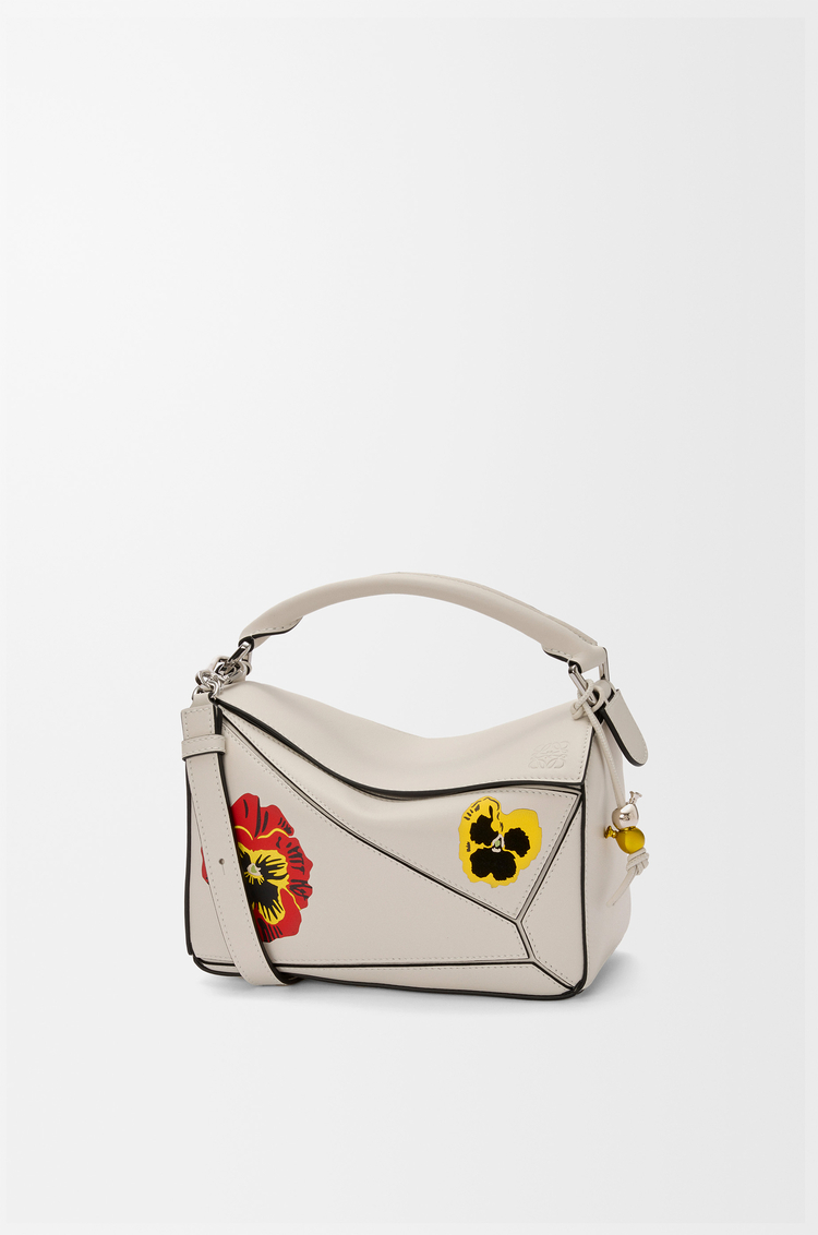 LOEWE 经典牛皮革 Puzzle 10周年 Joe Brainard系列典藏版手袋 柔白色
