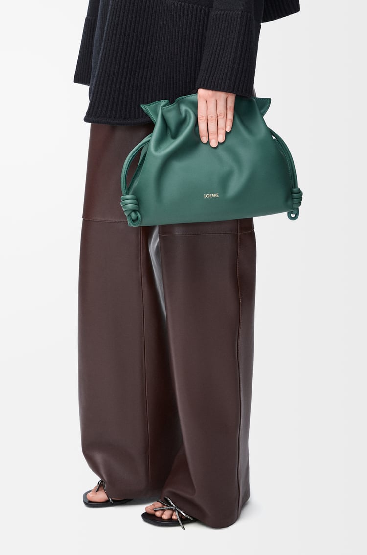 LOEWE フラメンコクラッチ ミディアム（ナパカーフ） ベチバー