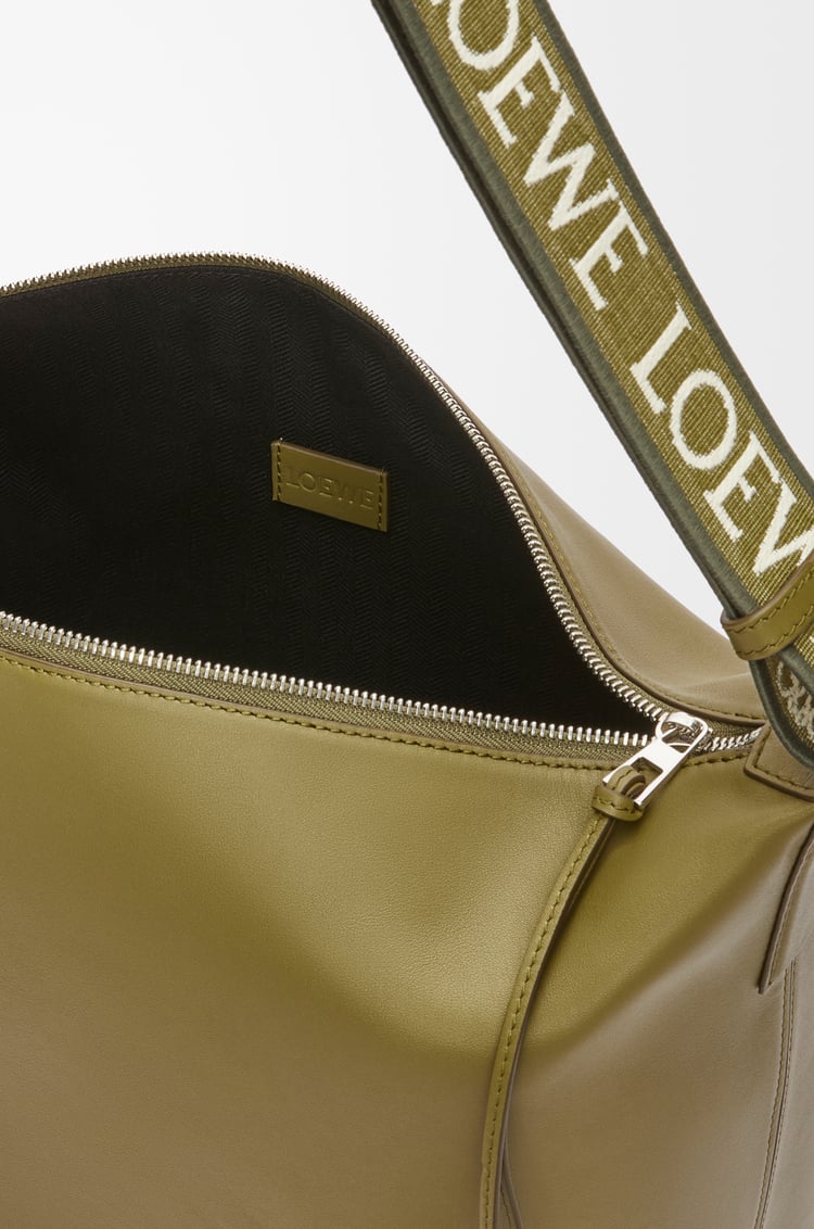 LOEWE 柔软光滑牛皮革和提花布 Cubi 斜挎包 橄榄绿