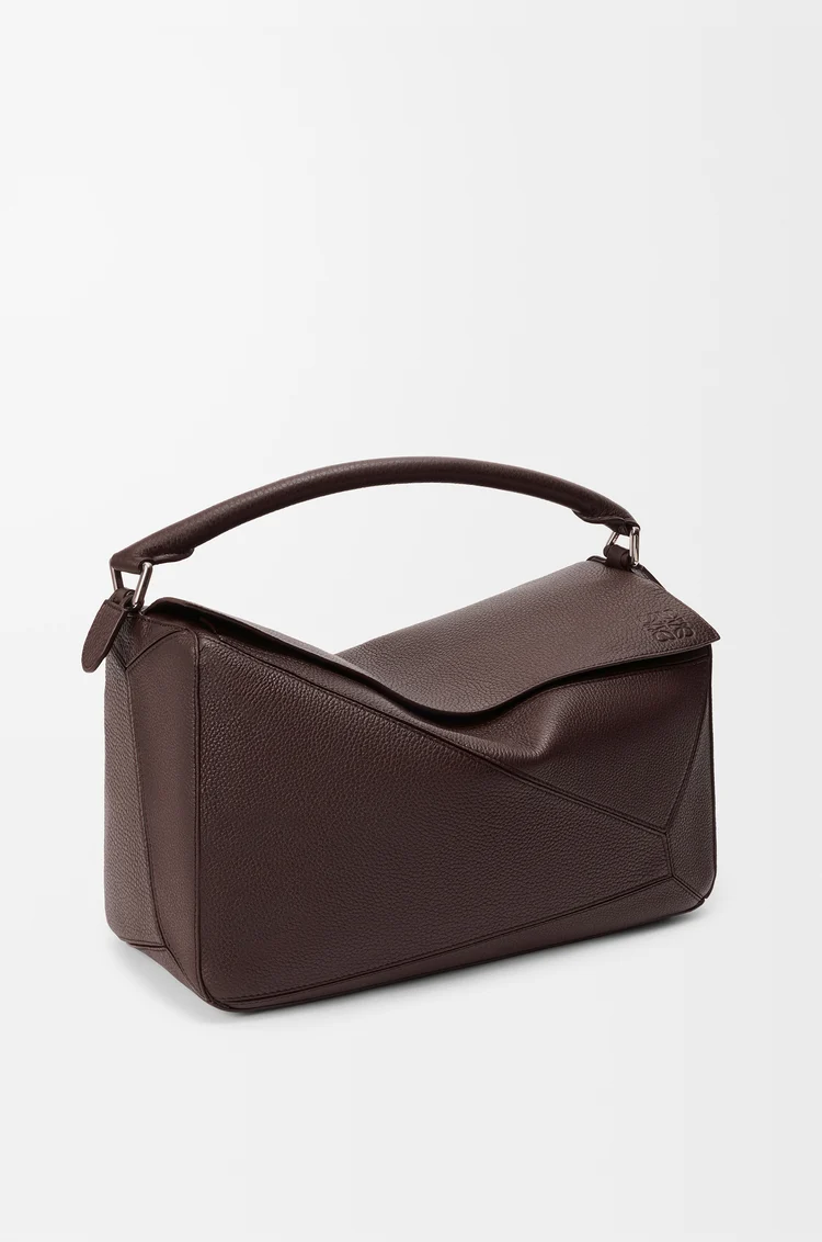 LOEWE 大号柔软粒面牛皮革 Puzzle 手袋 巧克力色