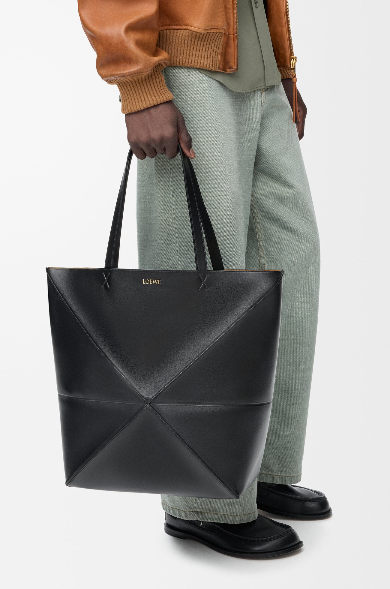 LOEWE パズルフォルド トート XL（シャイニーカーフ） ブラック
