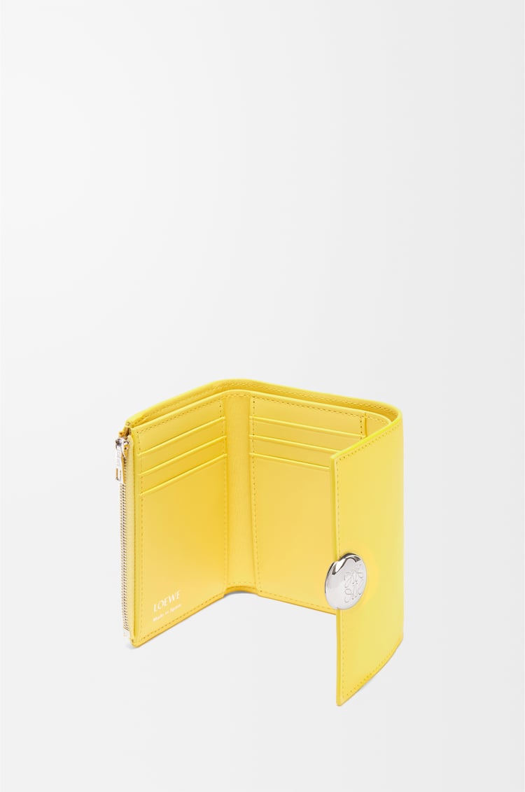 LOEWE Pebble small vertical wallet in shiny nappa calfskin Baby Corn