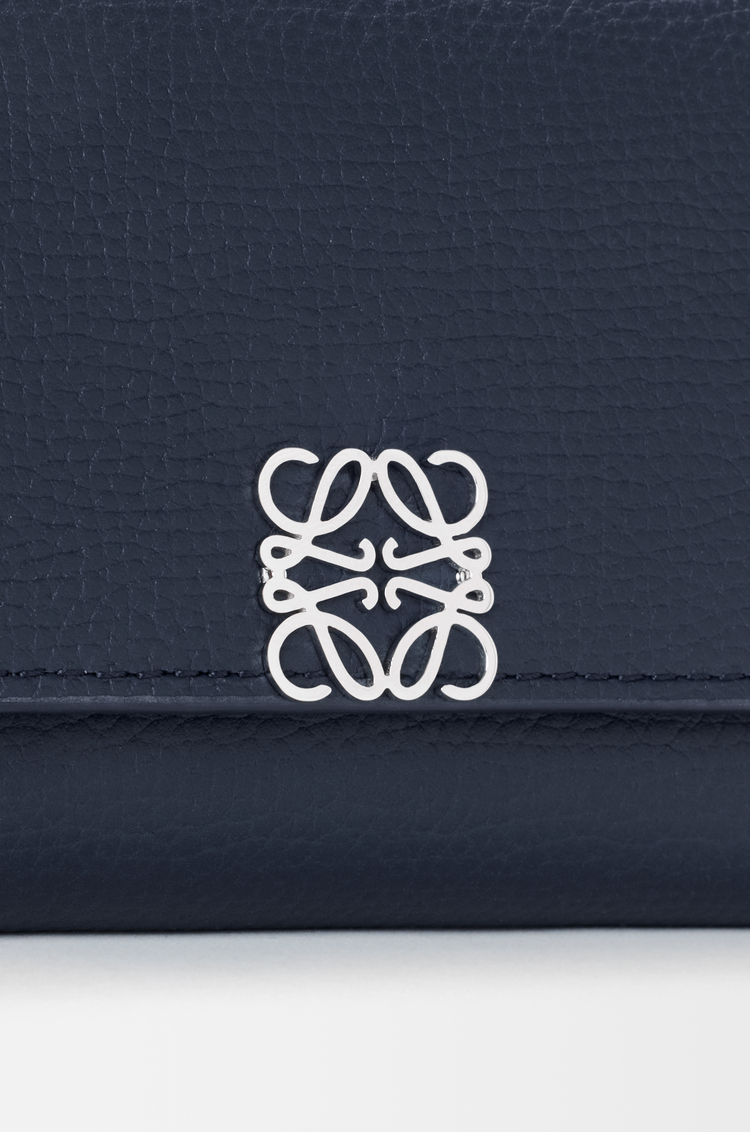 LOEWE 小号鹅卵石纹牛皮革 Anagram 竖款钱包 深海军蓝