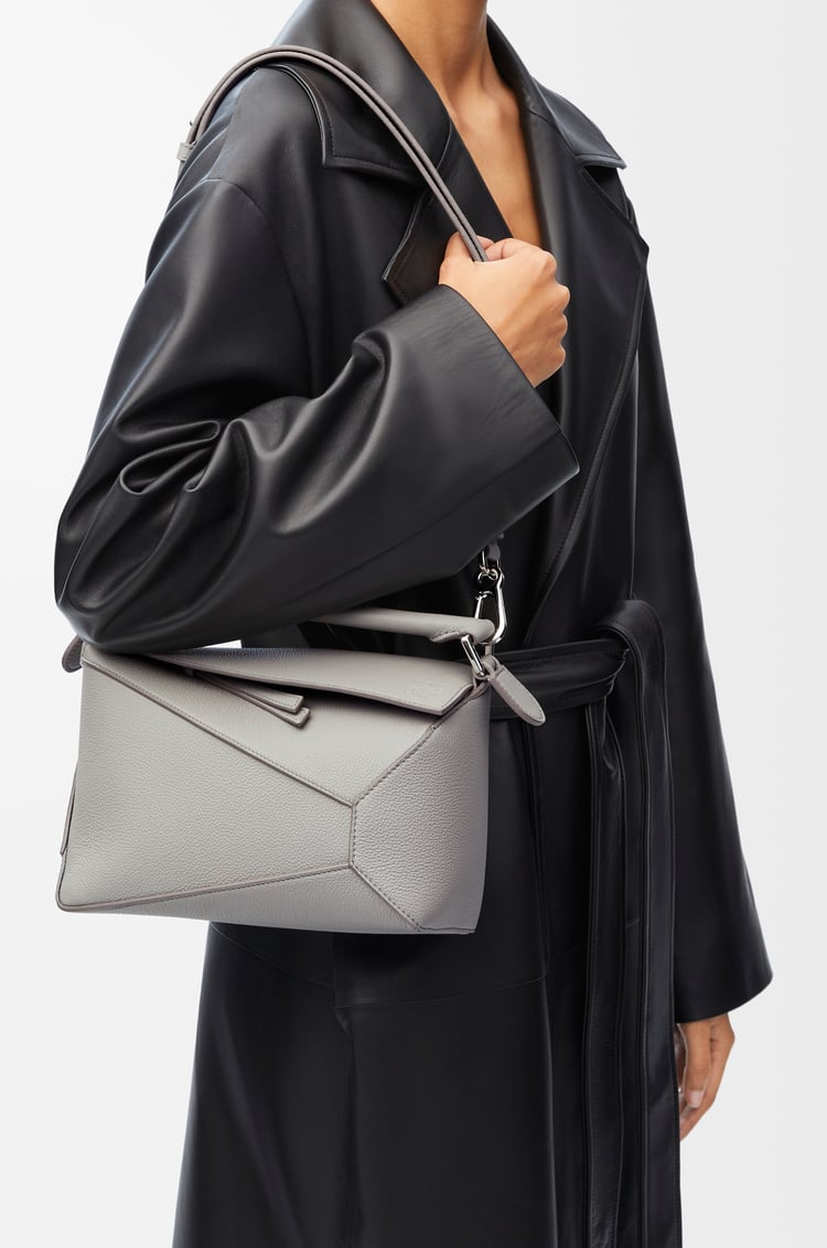 LOEWE パズルバッグ スモール（ソフトグレインカーフ） パールグレー