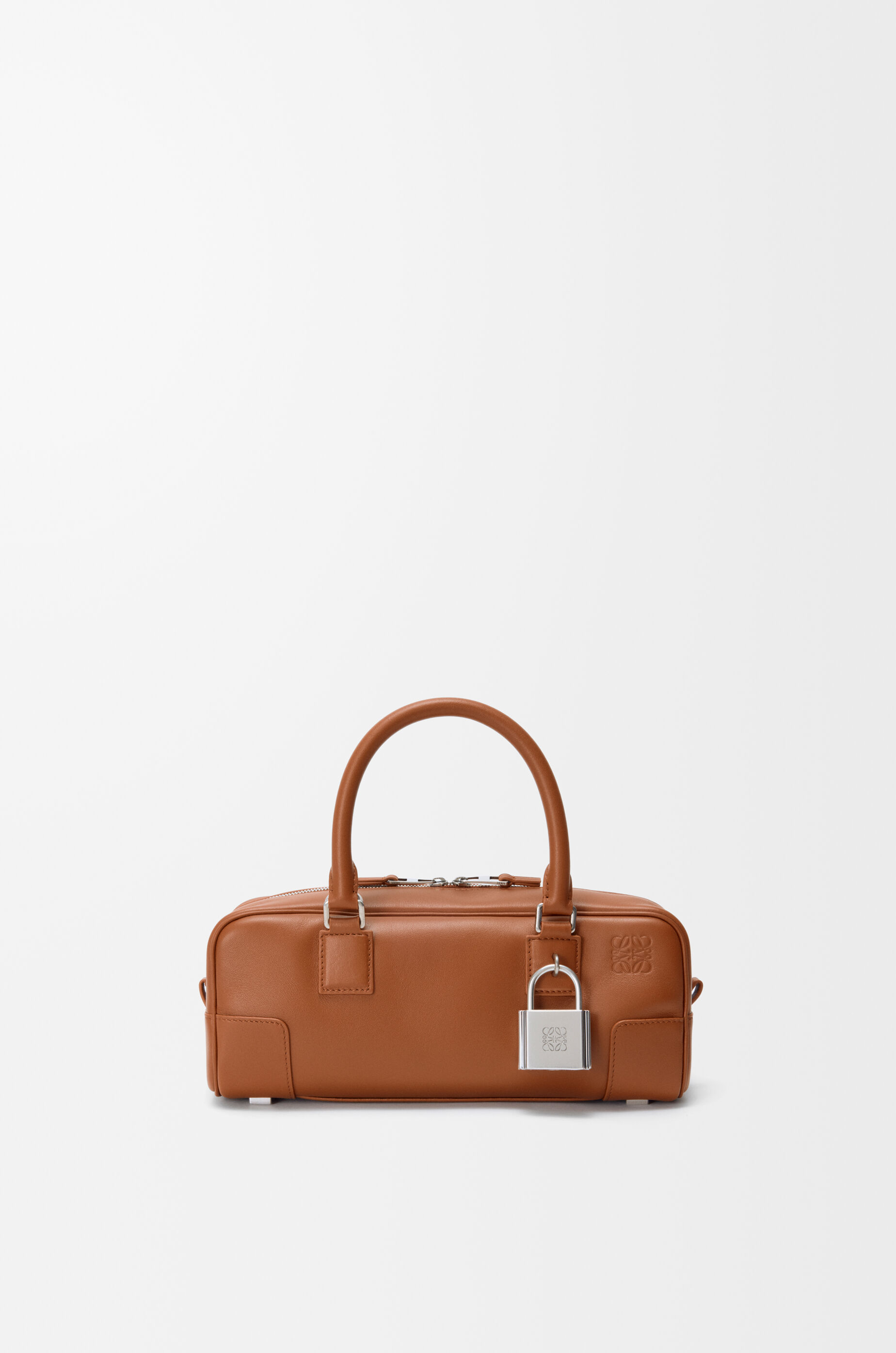 アマソナ31 クロップド バッグ（シャイニーカーフ） ブラウン - LOEWE