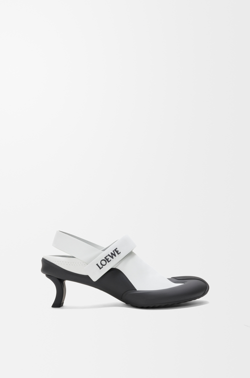 LOEWE Zapato de salón destalonado Dive en piel de ternera elástica Blanco