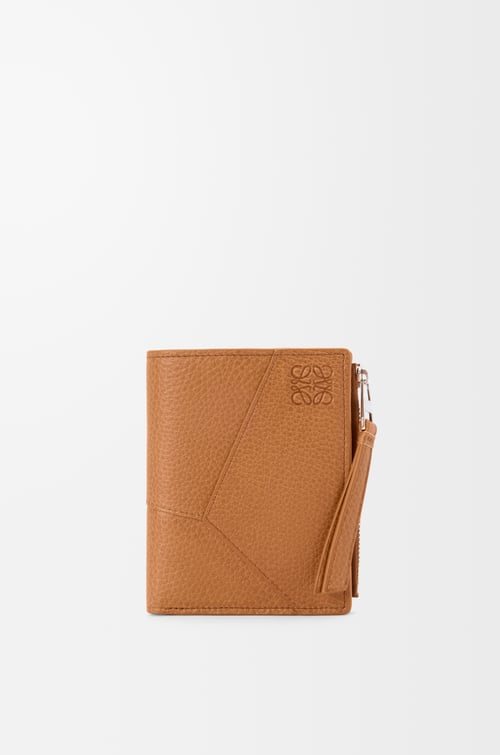 LOEWE 柔軟粒面小牛皮 Puzzle 窄版短錢包 淺峽谷棕色