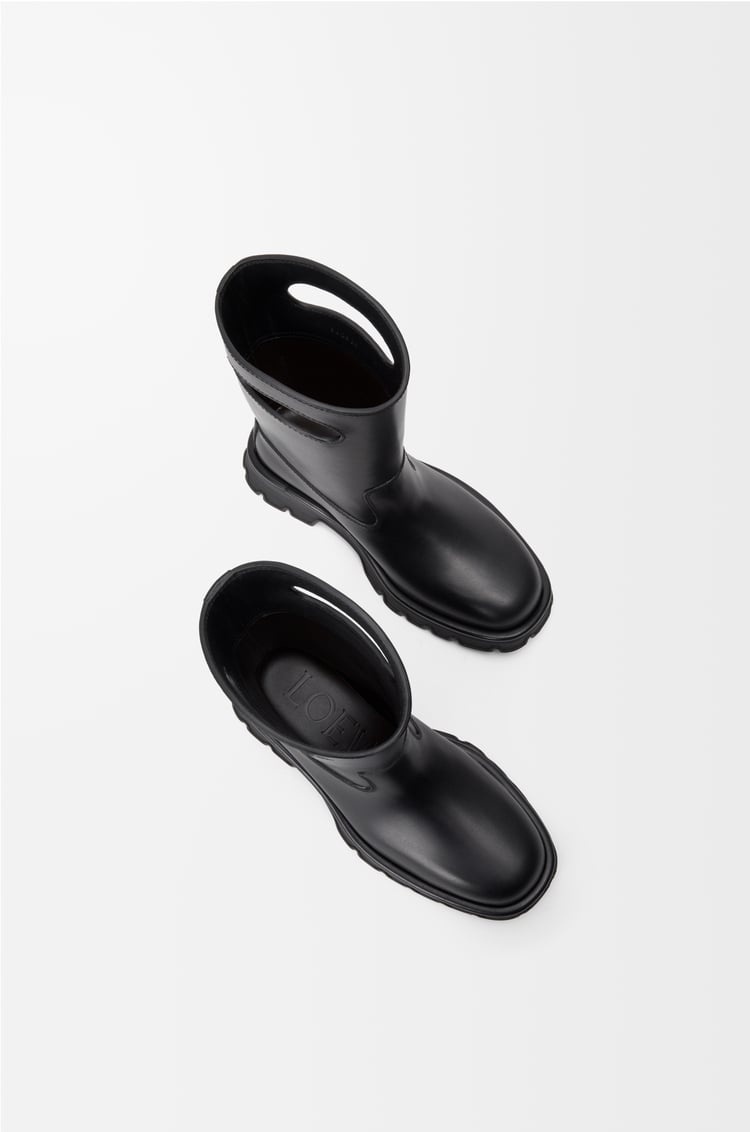 LOEWE Bobby boot in vegetable-tanned calfskin Black