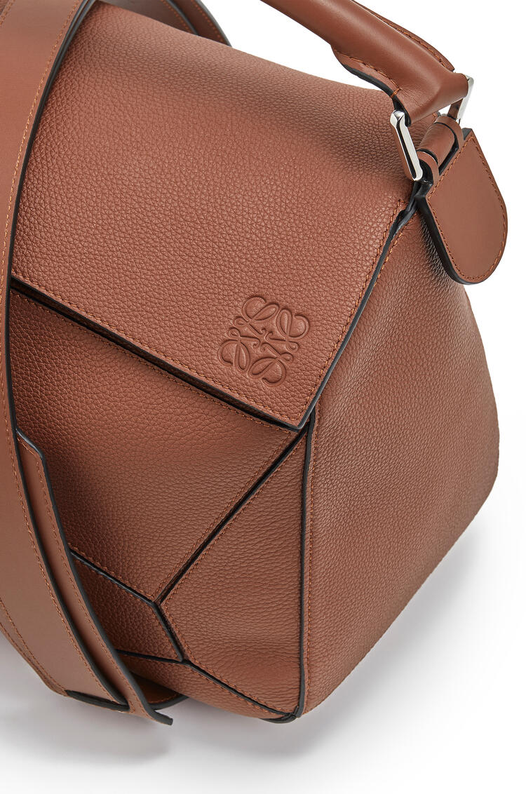 LOEWE Large Puzzle bag in soft grained calfskin Cognac pdp_rd