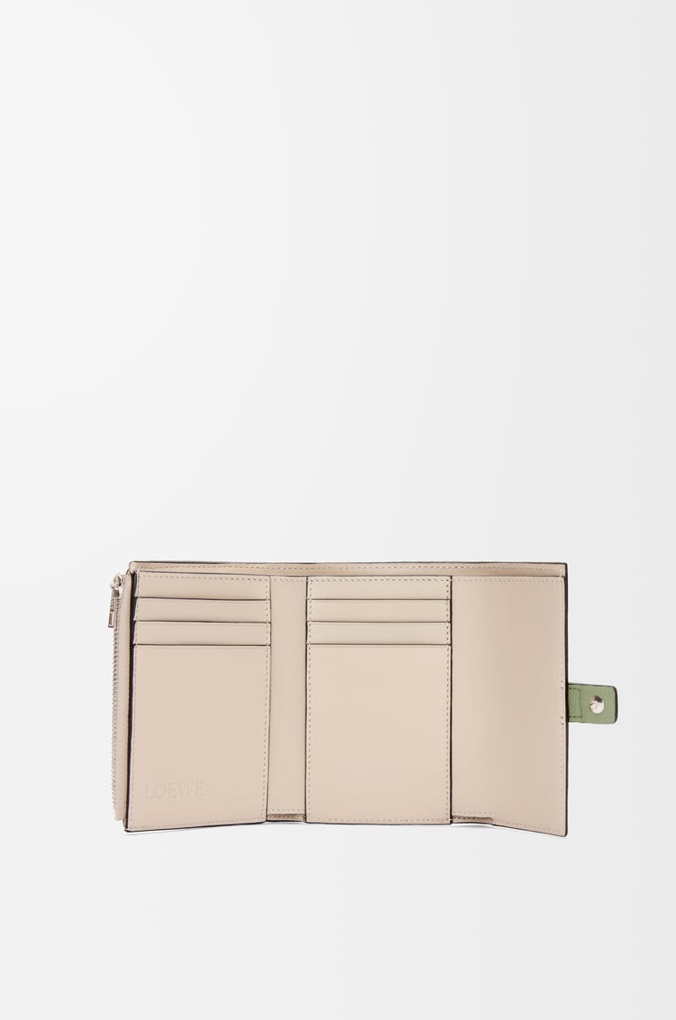 LOEWE バーティカル ウォレット スモール（ソフトグレインカーフ） ローズマリー/タン