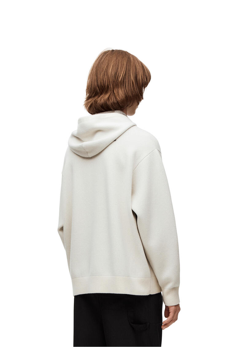 LOEWE Sudadera en lana con capucha y anagrama de punto Blanco Hielo