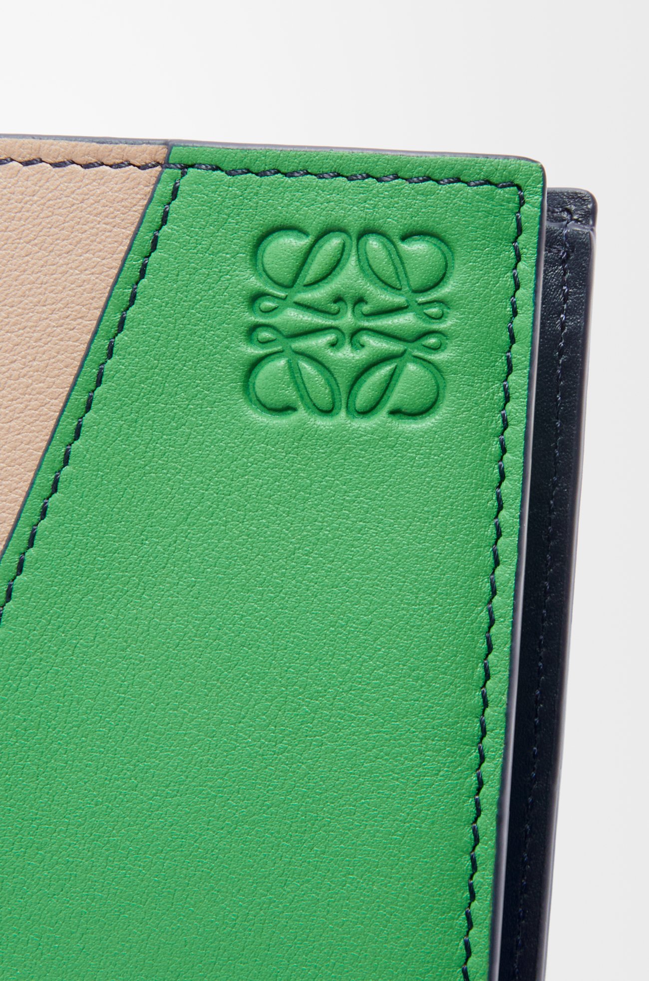 LOEWE Puzzle bifold wallet in classic calfskin Sand/Tropical Green plp_rd
