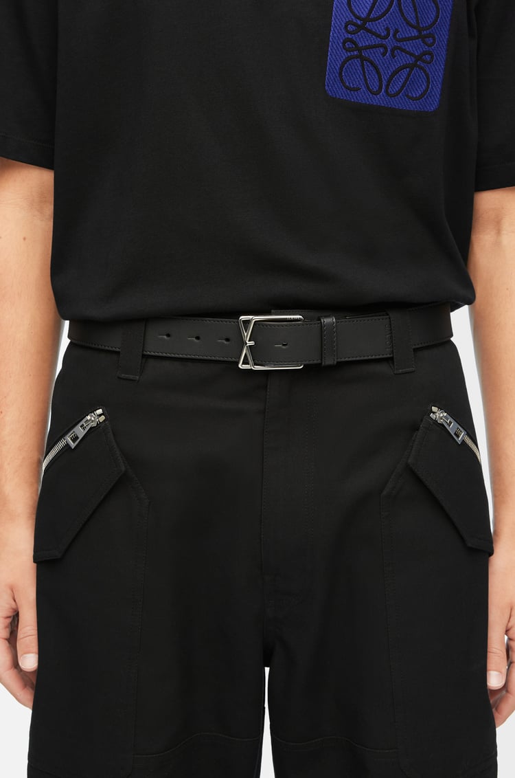 LOEWE Layered Cross Buckle belt in smooth calfskin Black/Palladium