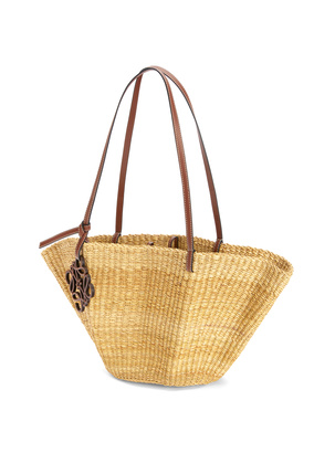 LOEWE Bolso Shell Basket pequeño en hierba de elefante y piel de ternera Natural/Color Pecana plp_rd