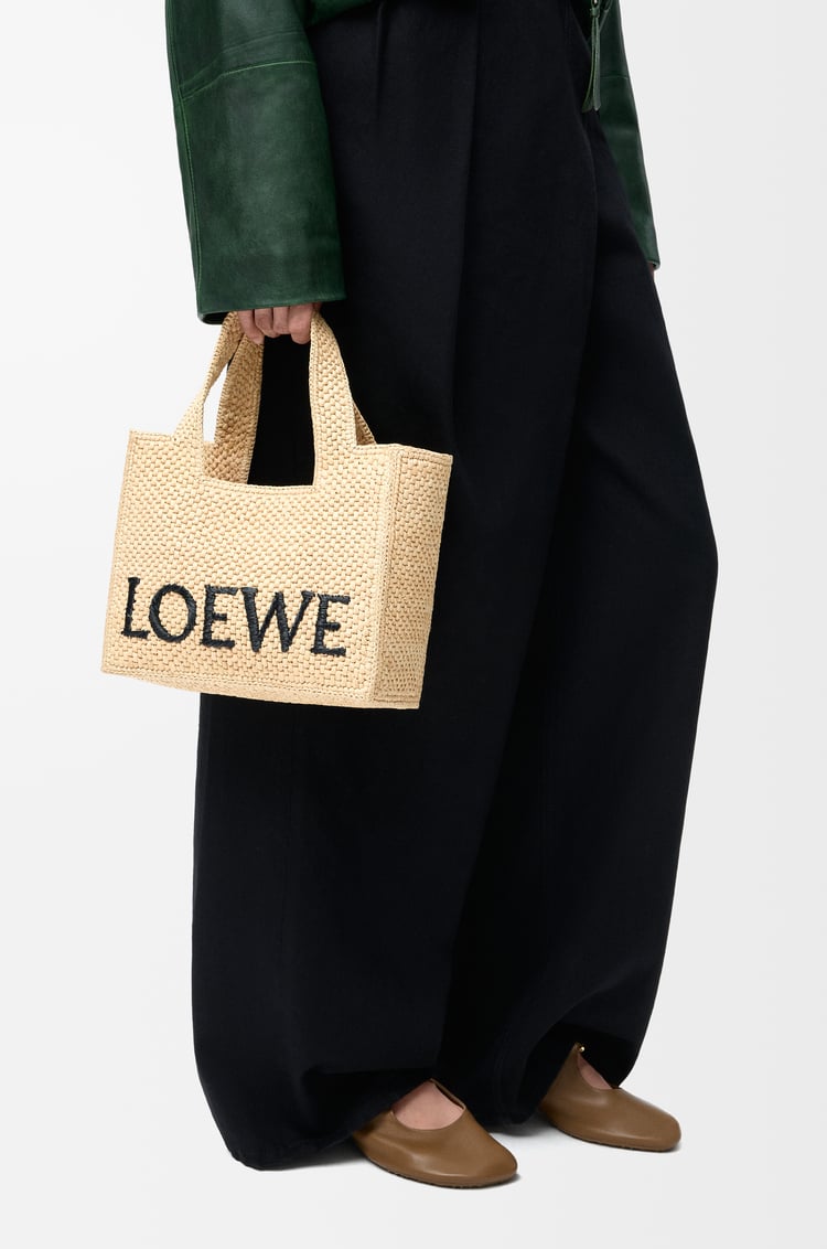 LOEWE ロエベフォント トート スモール（ラフィア） ナチュラル