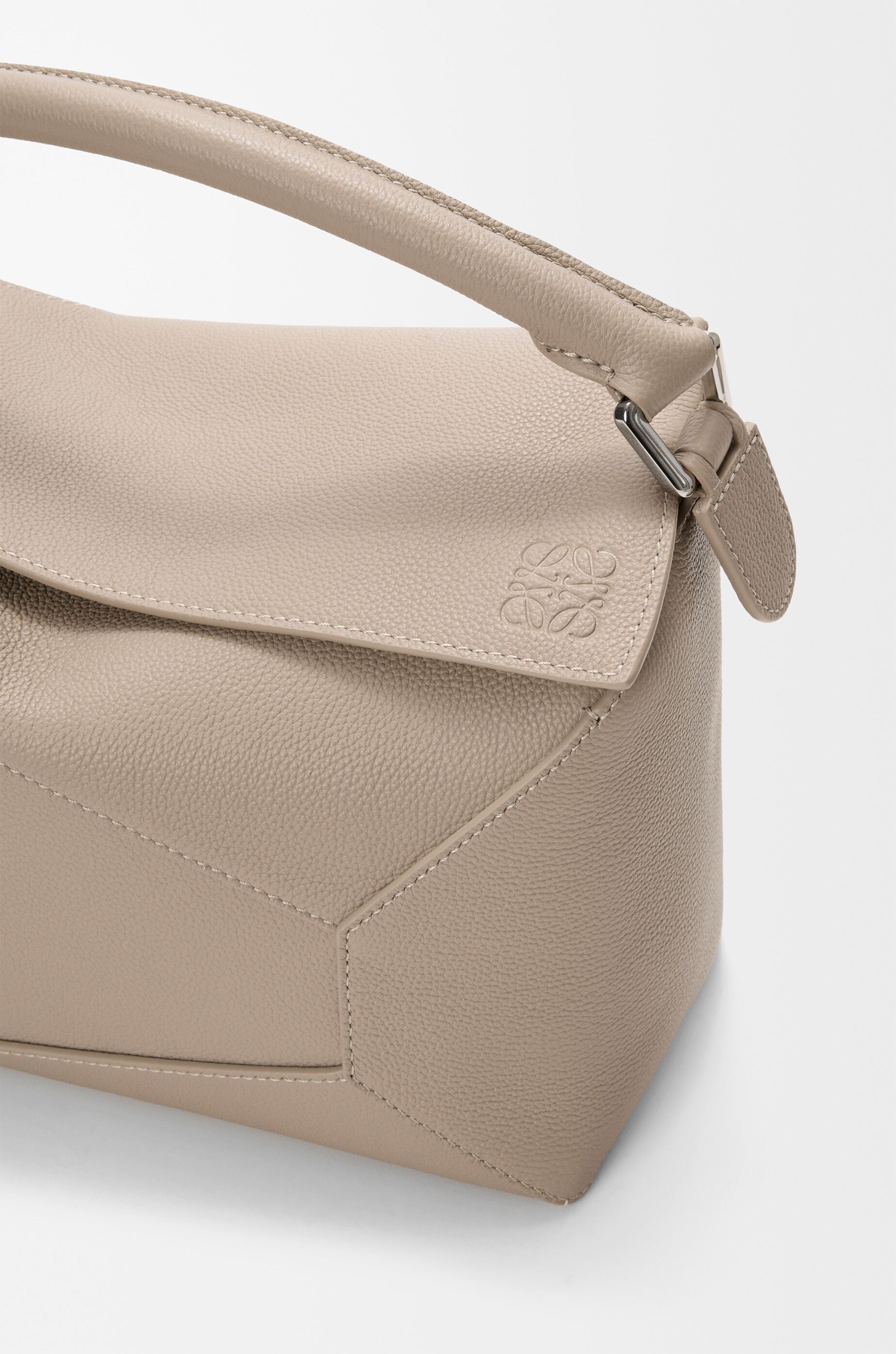 パズルエッジ バッグ ミディアム（ソフトグレインカーフ） ブラウン