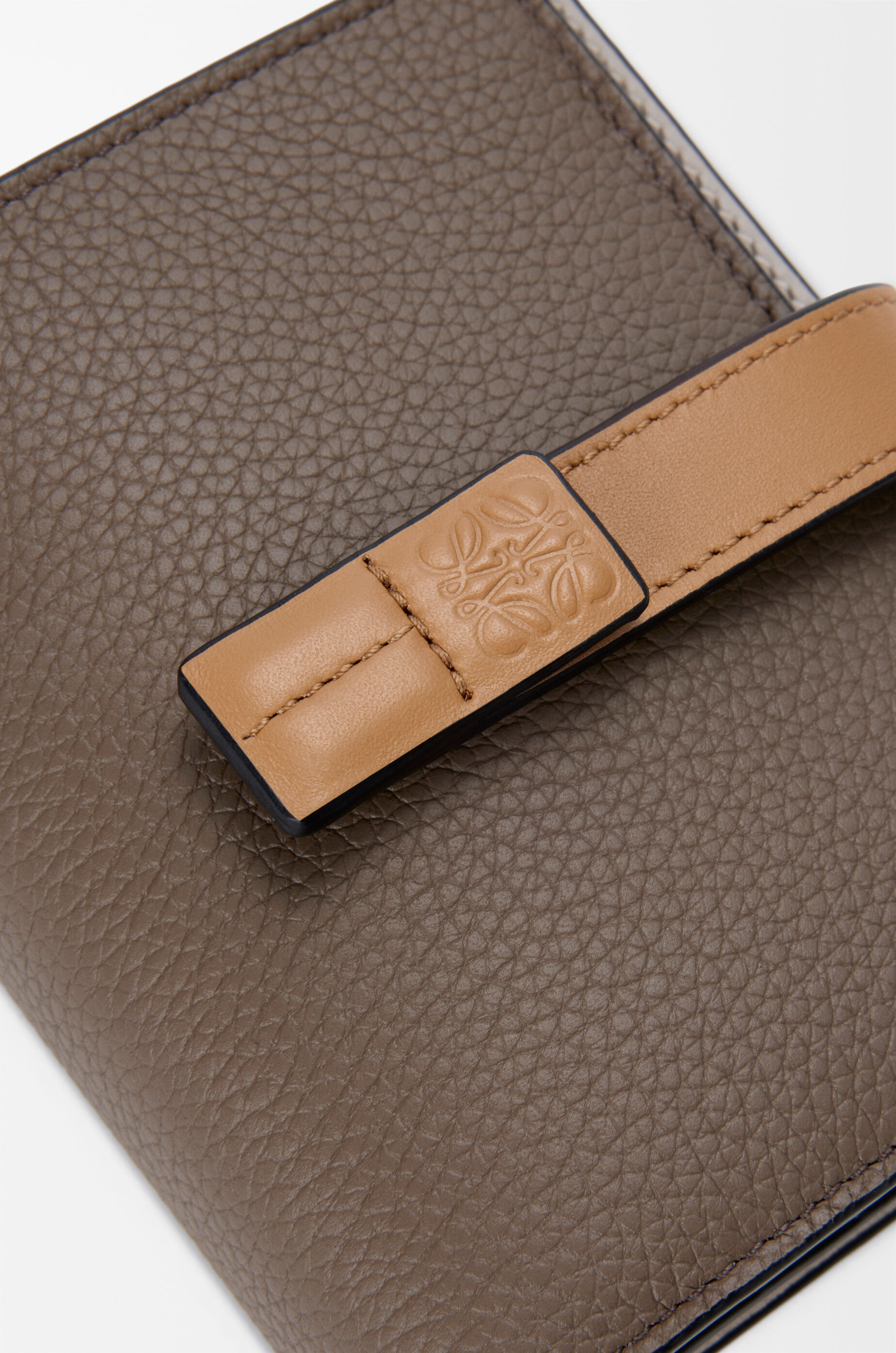 コンパクト ジップウォレット（ソフトグレインカーフ） ブラウン