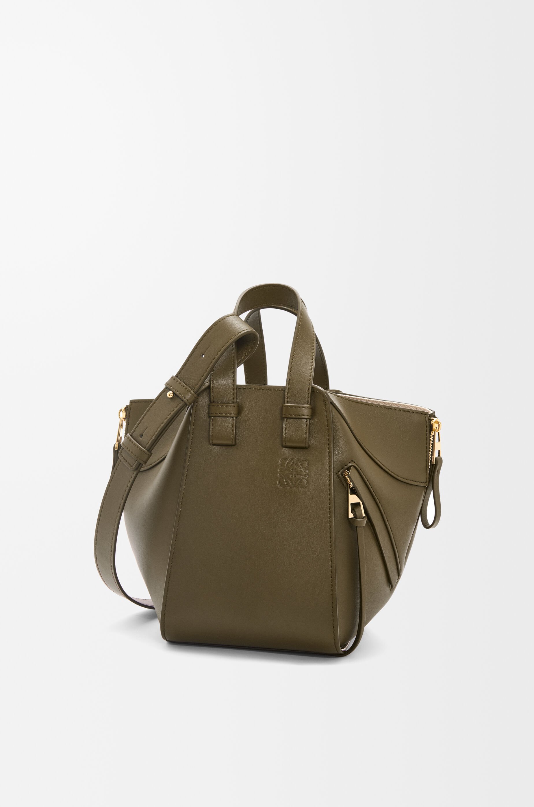 LOEWE ハンモック カーキ チャーム付き