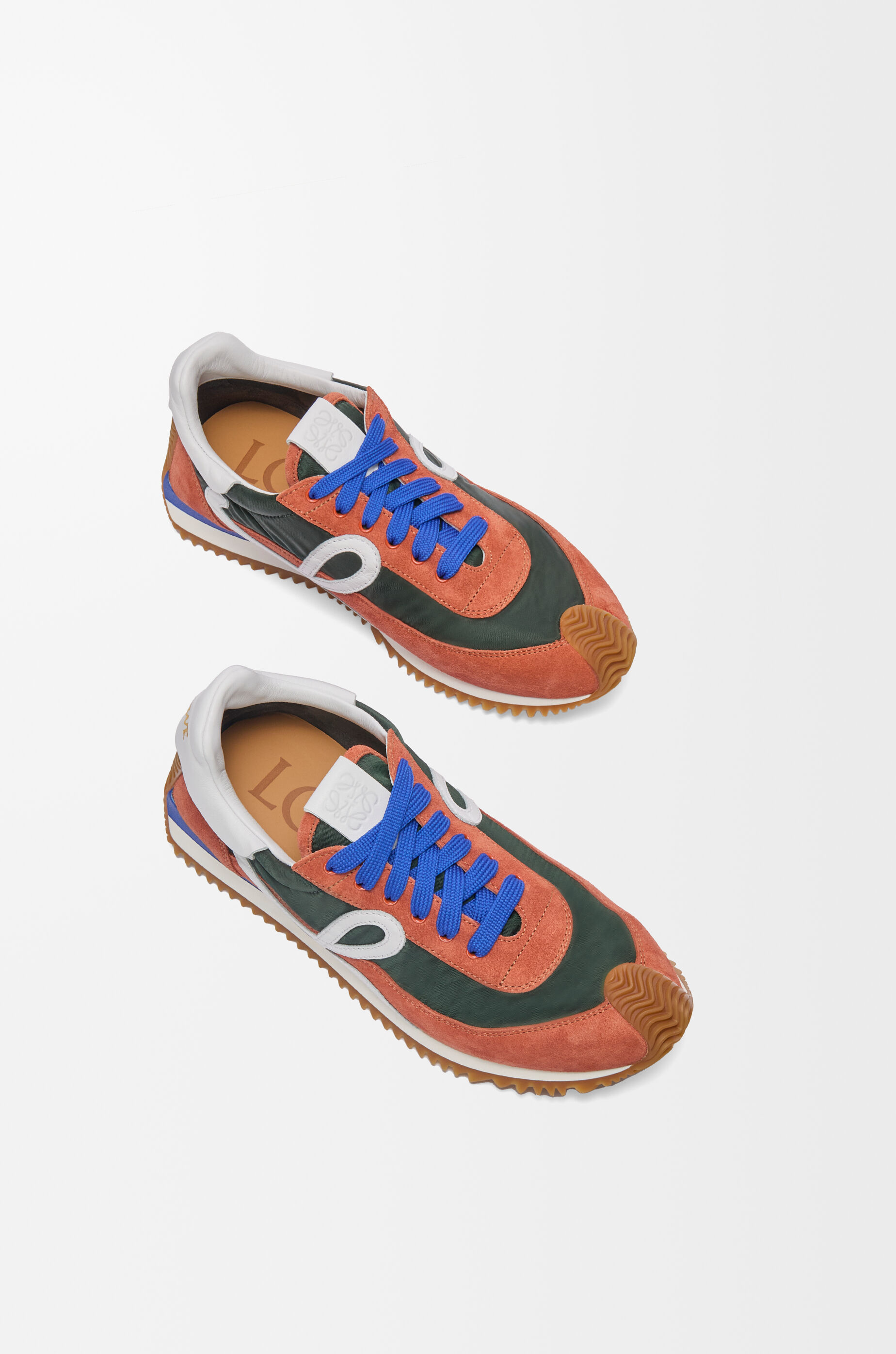 楽天市場】ロエベ LOEWE スニーカー FLOW RUNNER L815282X88