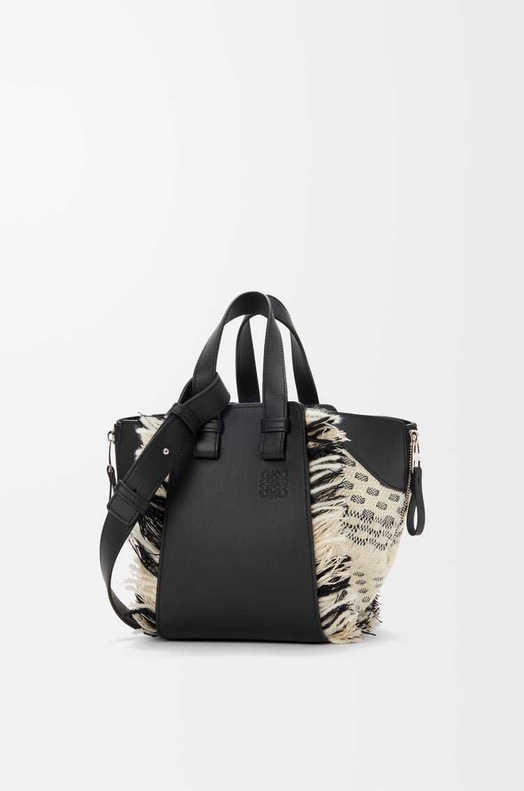 LOEWE Sac Hammock Compact en textile tissé Noir/Blanc