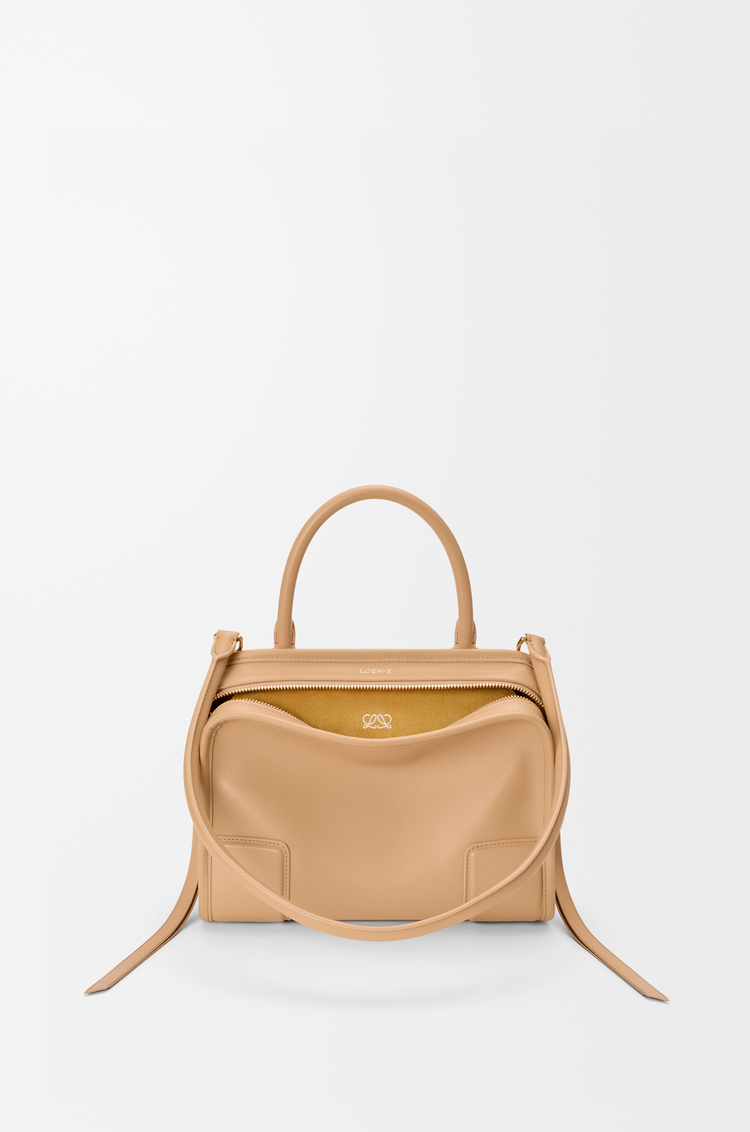 LOEWE 小型柔軟小牛皮 Amazona 180 包款 真絲米色/芥末黃