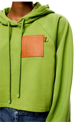 LOEWE Sudadera cropped en algodón con capucha y anagrama Verde Bean