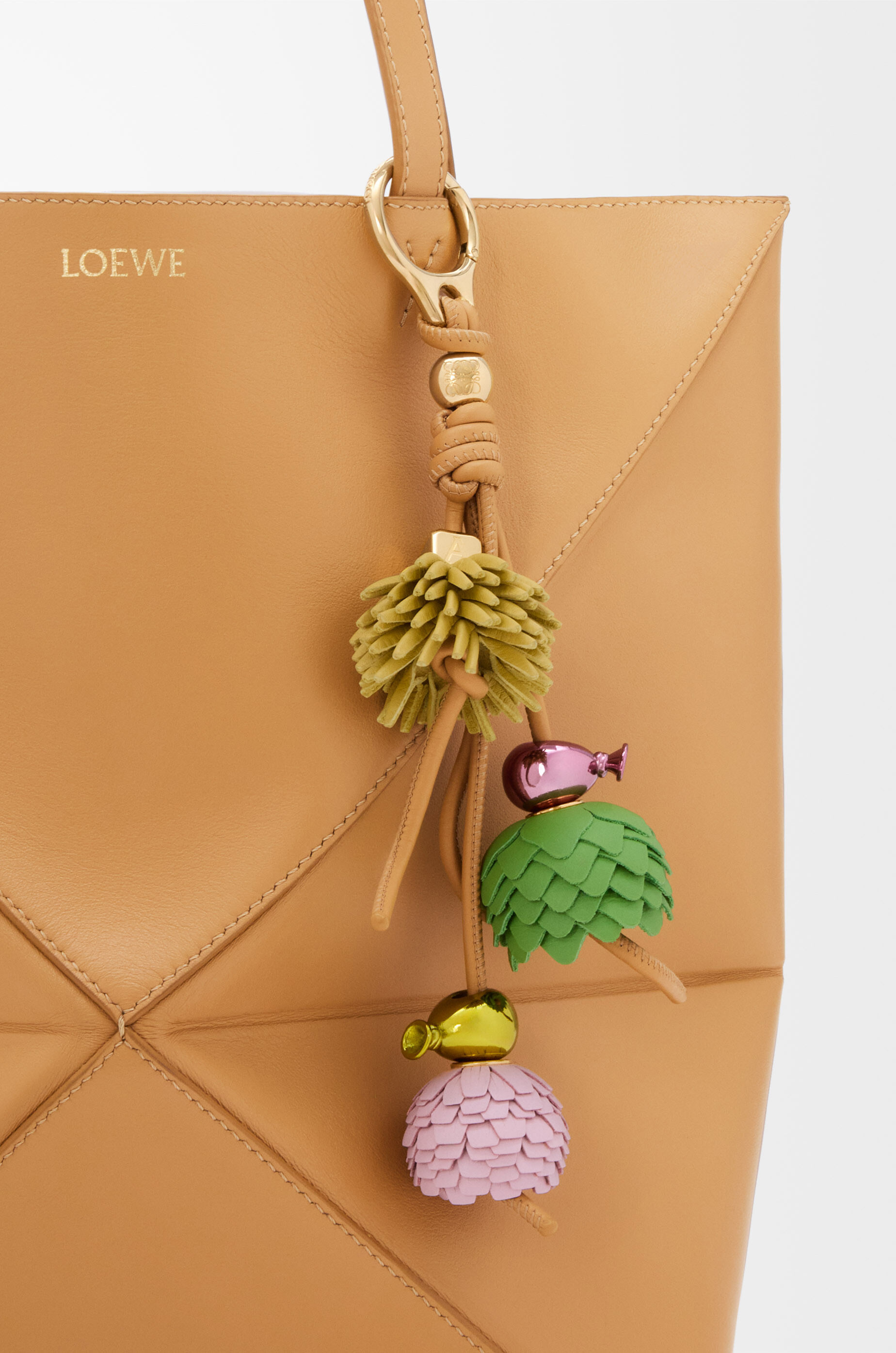 LOEWE ロエベ チャーム フラワー ダイス クラシックカーフ フラワー ダイス（クラシックカーフ） グリーン - LOEWE