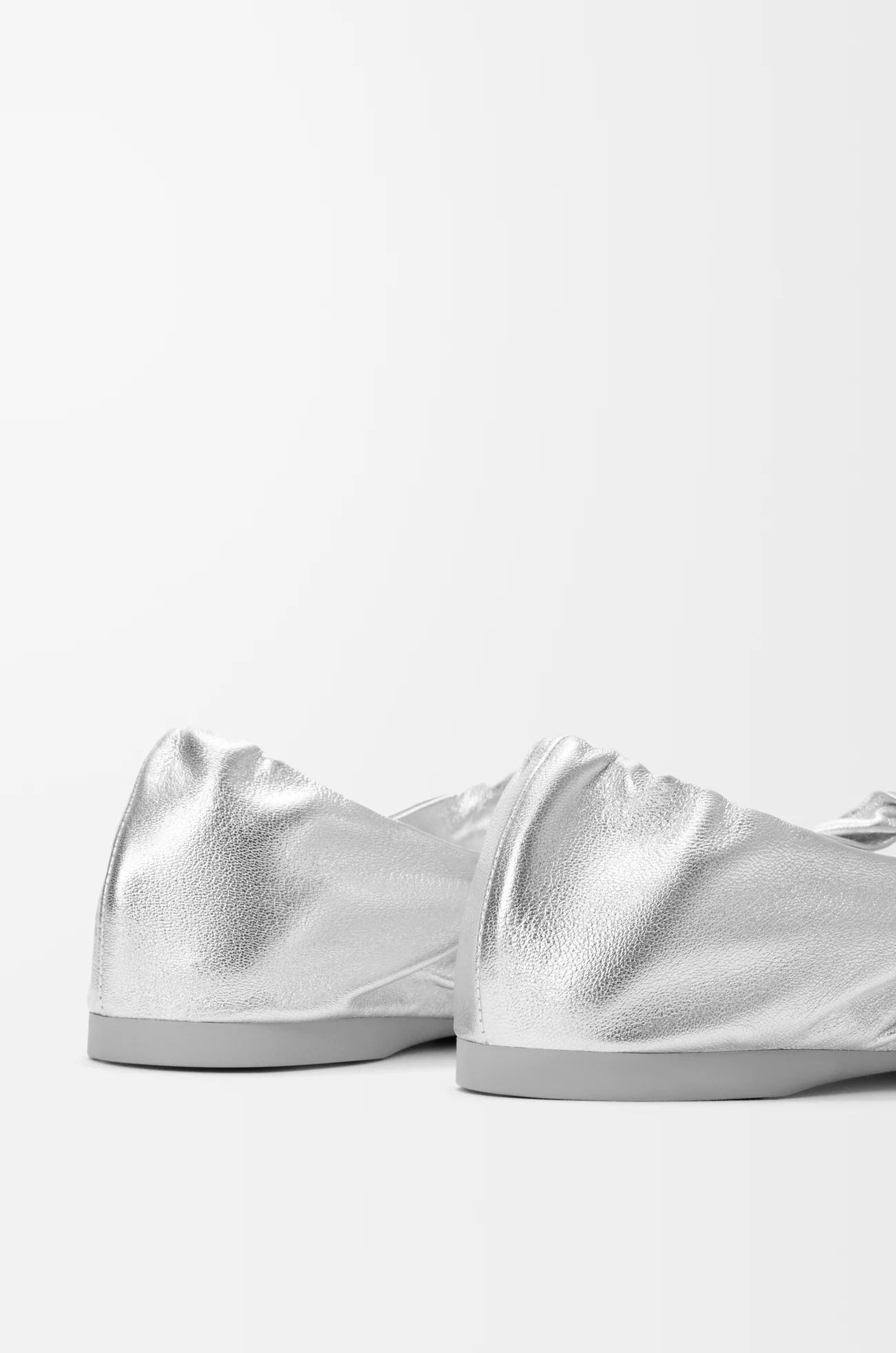 LOEWE Pebble Soft ballerina in laminated nappa lambskin Silver