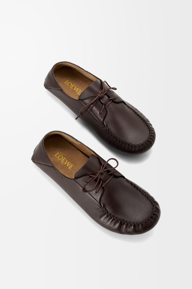 LOEWE Rambla Bootsschuhe aus weichem Kalbsleder Dunkelbraun