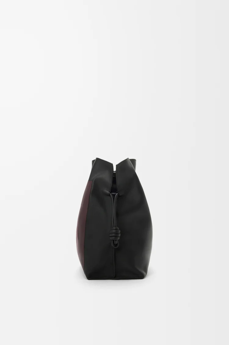 LOEWE XL Flamenco Clutch aus Nappa-Kalbsleder Black/Burgundy