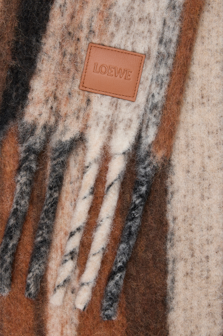 LOEWE Bufanda en mezcla de alpaca y lana Beige/Multicolor