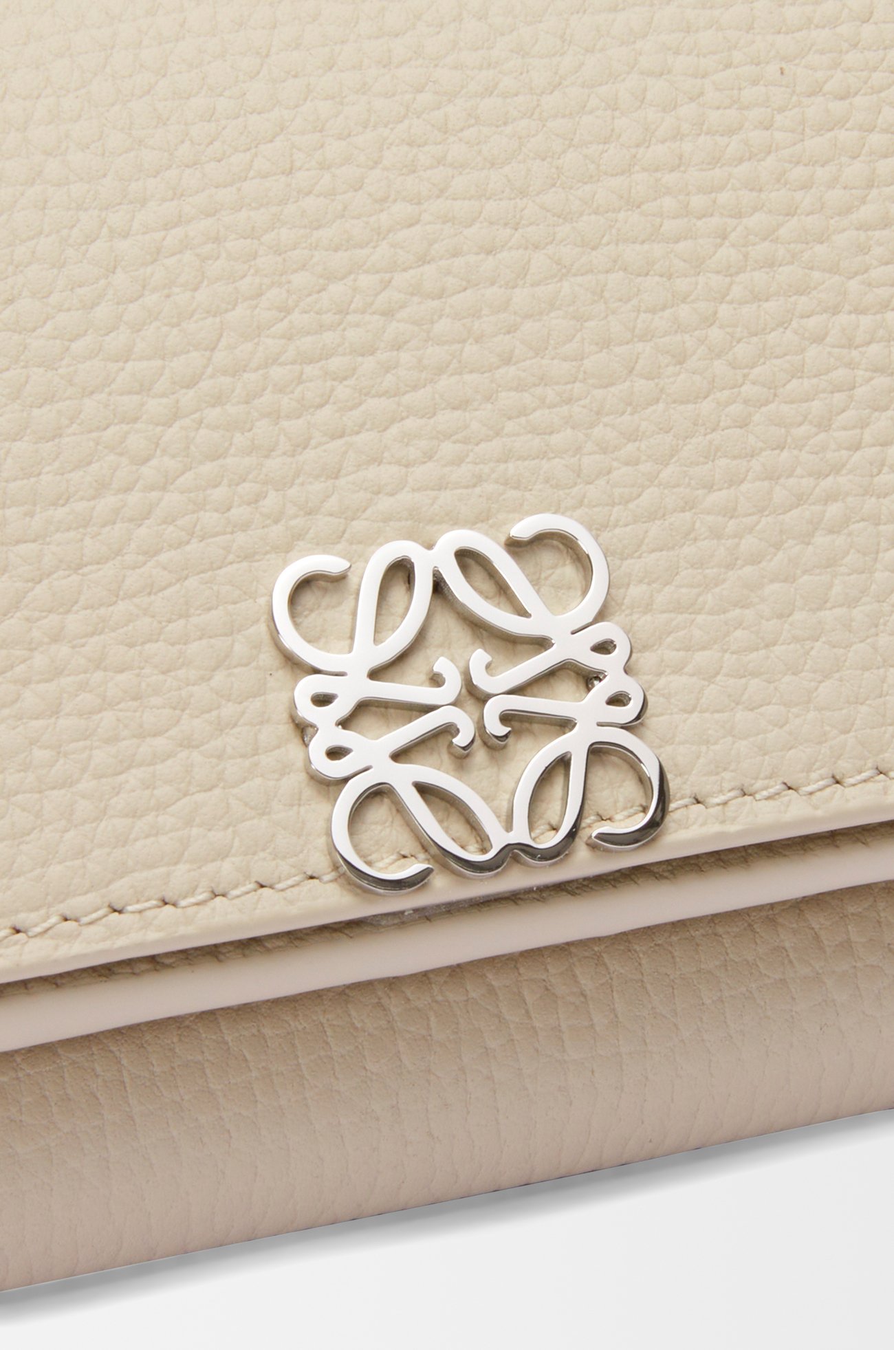 LOEWE Anagram trifold wallet in pebble grained calfskin Light Ghost