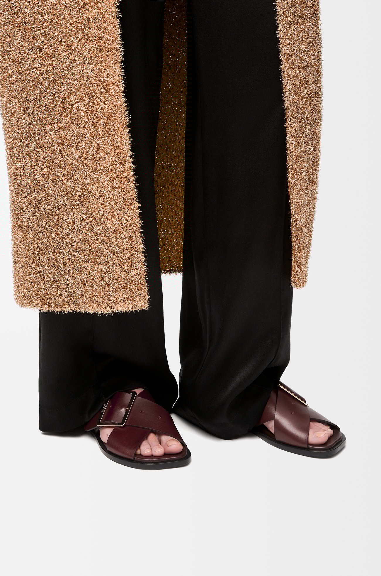 LOEWE Petal Belt flat sandal in vegetable-tanned calfskin Burgundy plp_rd