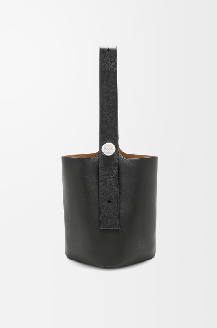 LOEWE Bolso Pebble Bucket grande en piel de ternera Negro