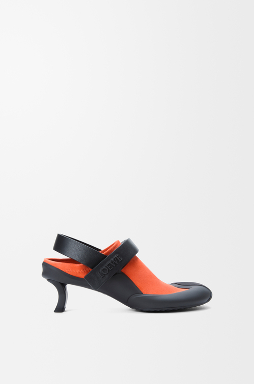 LOEWE Zapato de salón destalonado Dive en ante elástico Azafrán Oscuro/Negro