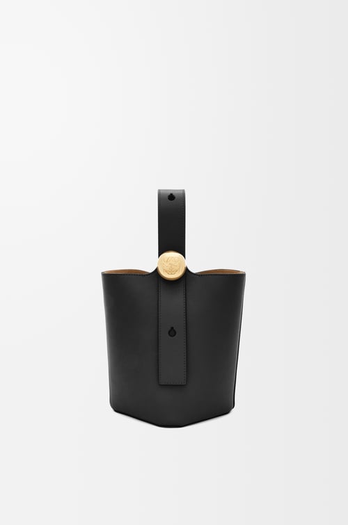 LOEWE ペブル バケットバッグ ミニ（スムースカーフ） ブラック