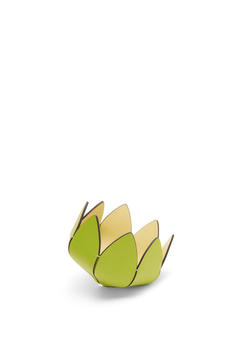 LOEWE Bandeja pequeña con forma de cactus en suave piel de ternera Prado Verde pdp_rd