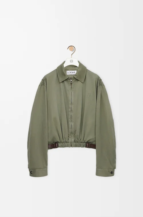 LOEWE Chaqueta con cinturón en algodón Verde Caqui