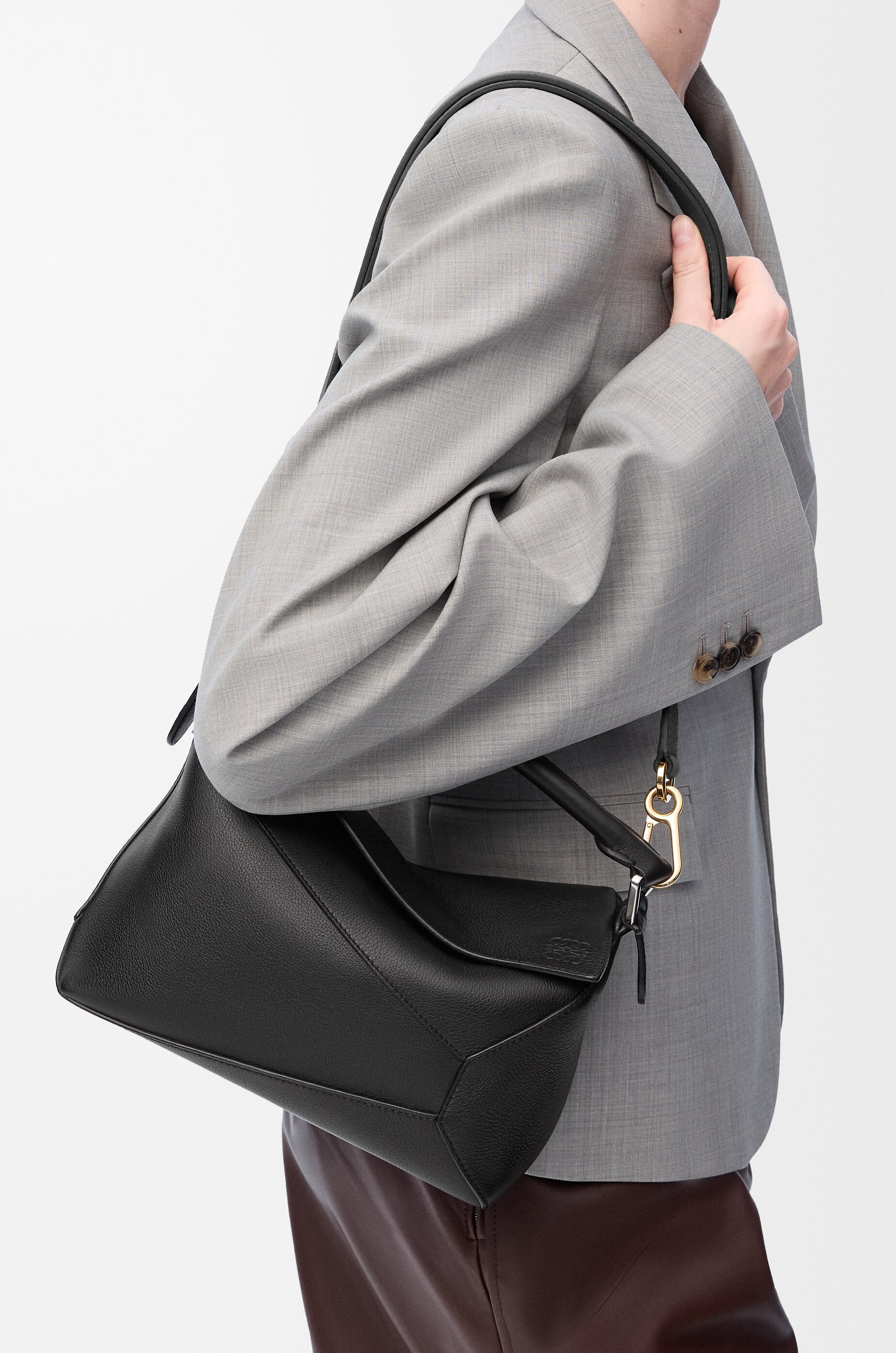 パズルバッグ スモール（クラシックカーフ） ブラック - LOEWE
