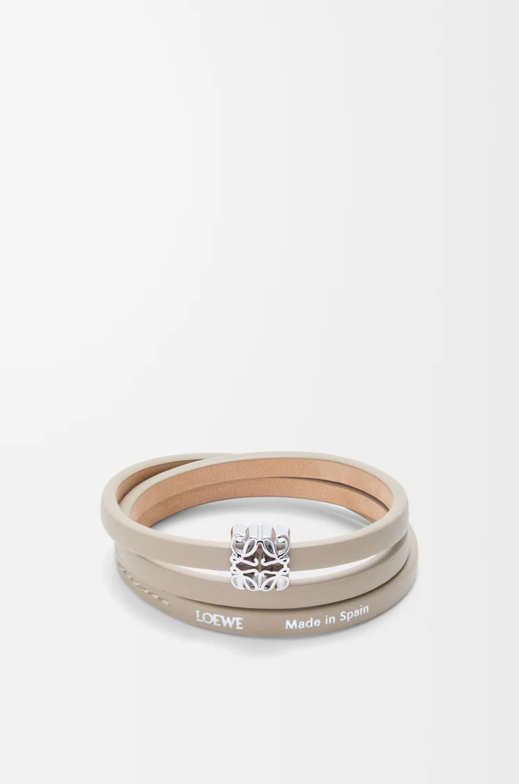 LOEWE Pulsera trenzada Anagram Bombé en piel de ternera Corda