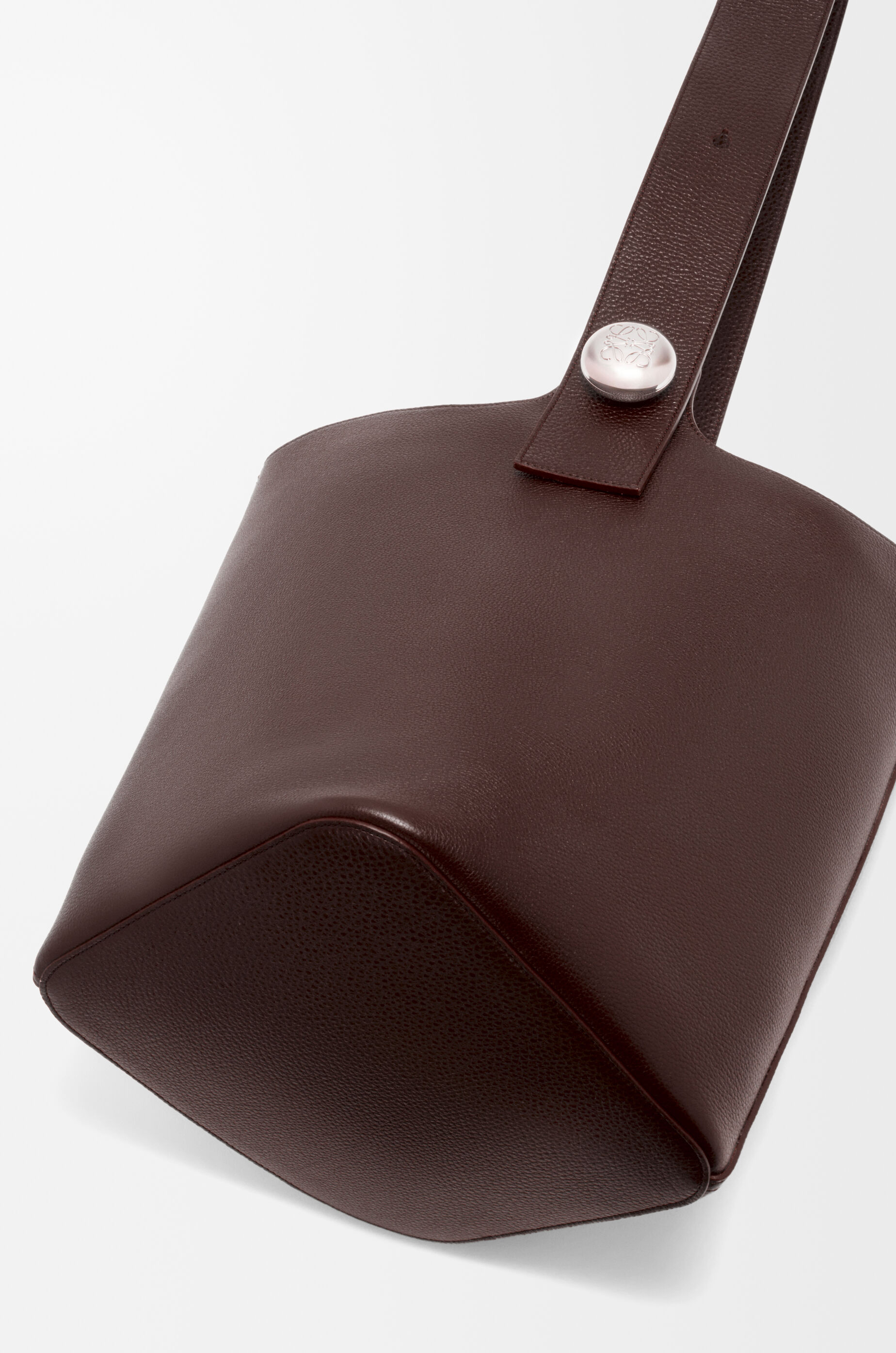 ぺブル バケットバッグ ラージ（サプルグレインカーフ） レッド