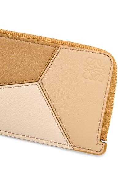 LOEWE Puzzle coin cardholder in classic calfskin Angora/Dusty Beige/Gold plp_rd